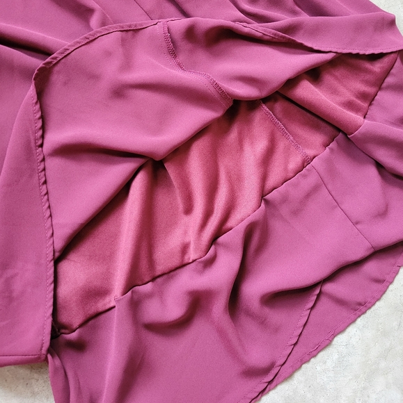 Maroon flowy semi-formal dress - Picture 4 of 8